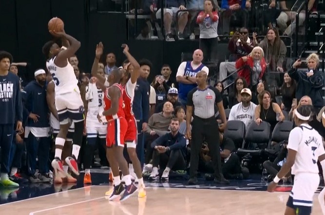 开云体育下载-芬奇让你传?华子谈夹击中强投:我告诉他“你不想 你想让我投”