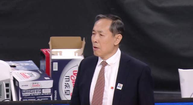 开云体育官网-CBA上演巅峰对决，夺冠热门4核心伤缺，老帅恐遭惨败，CCTV5直播